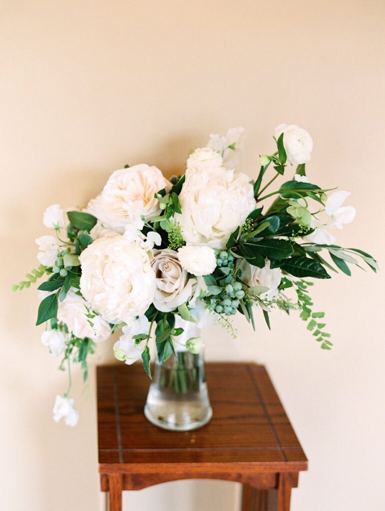 white-botanical-wedding-bouquet