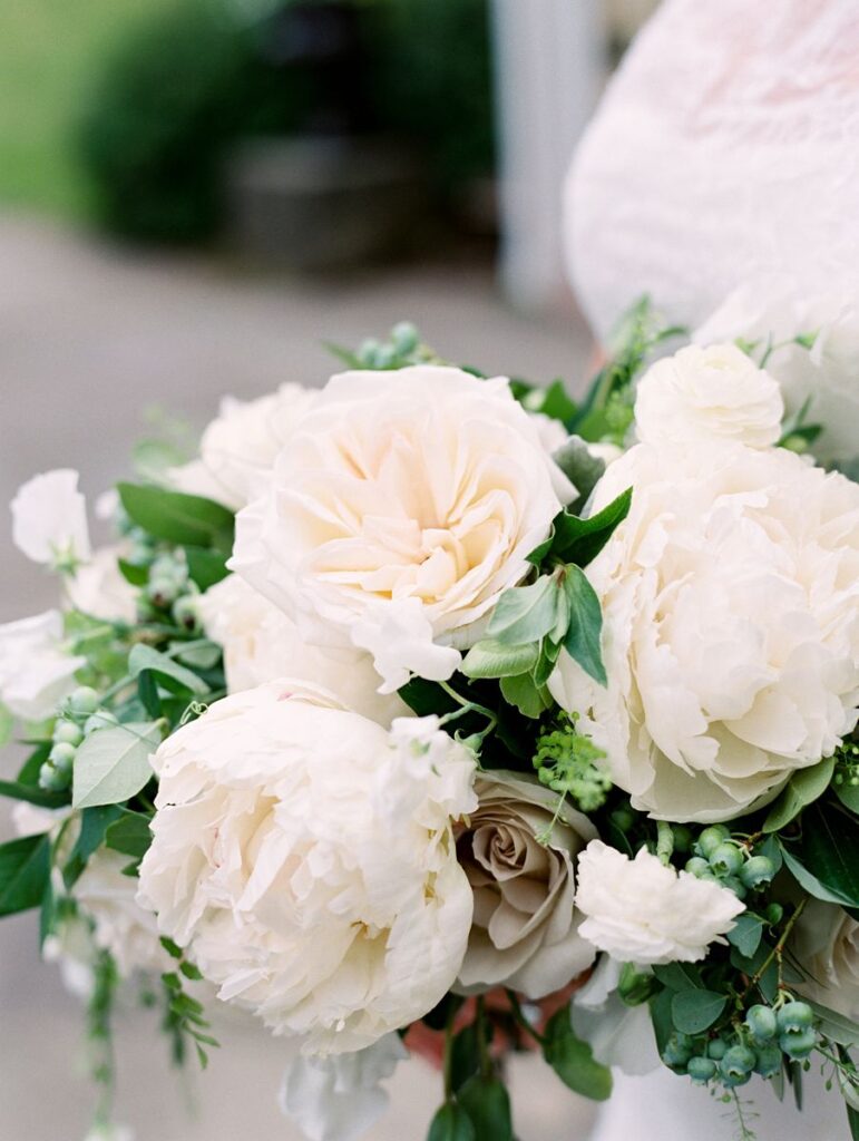 white-garden-rose-wedding-bouquet